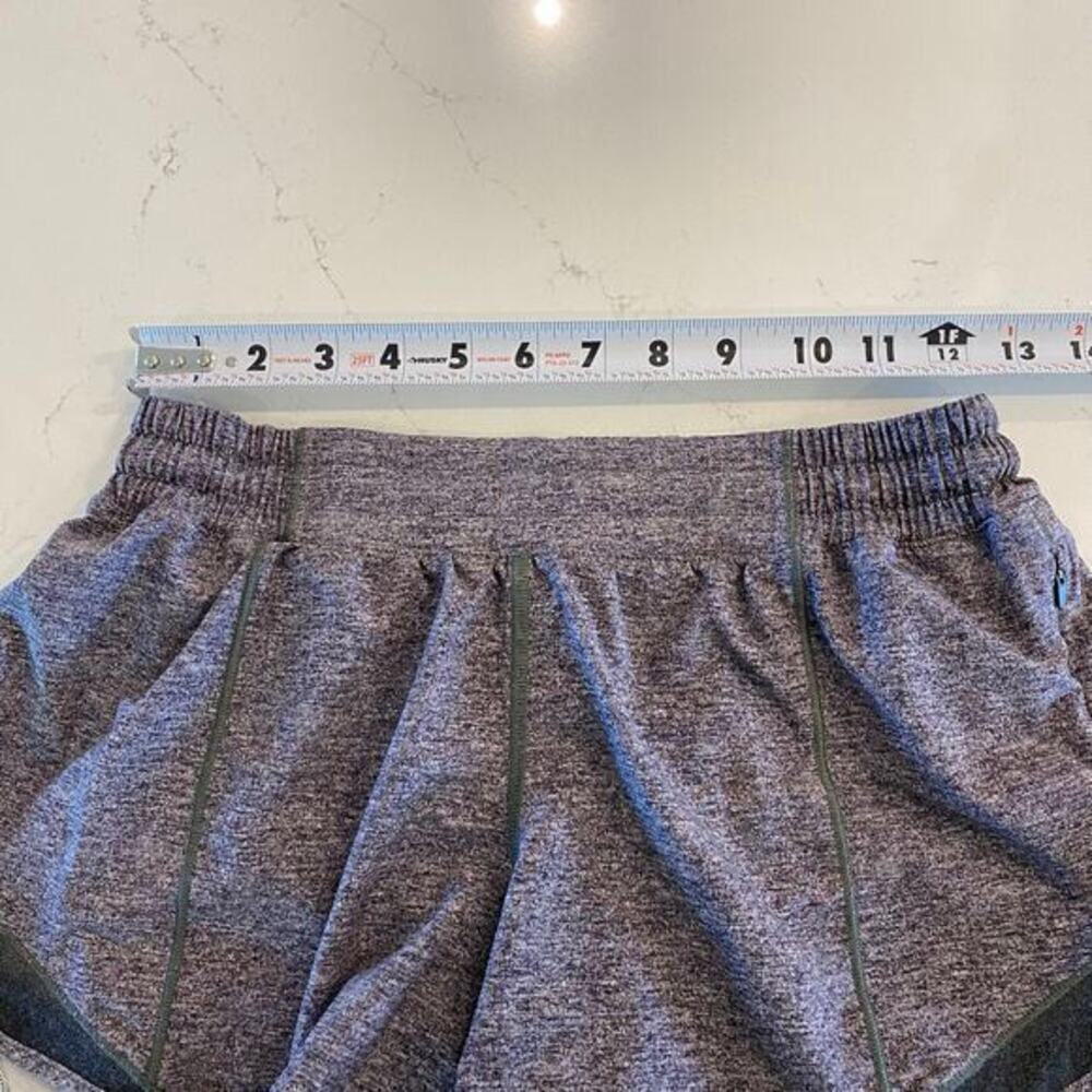 Lululemon Hotty Hot Short II Long 4" Size 6 Tall - Picture 6 of 7
